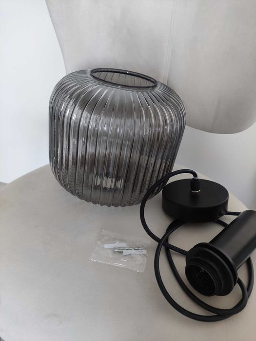 Szary żyrandol Sinsay