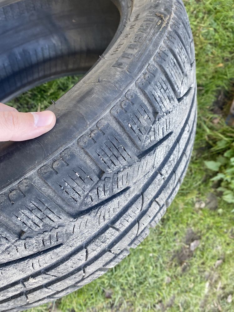 Зимові шини Pirelli 235/40 R19