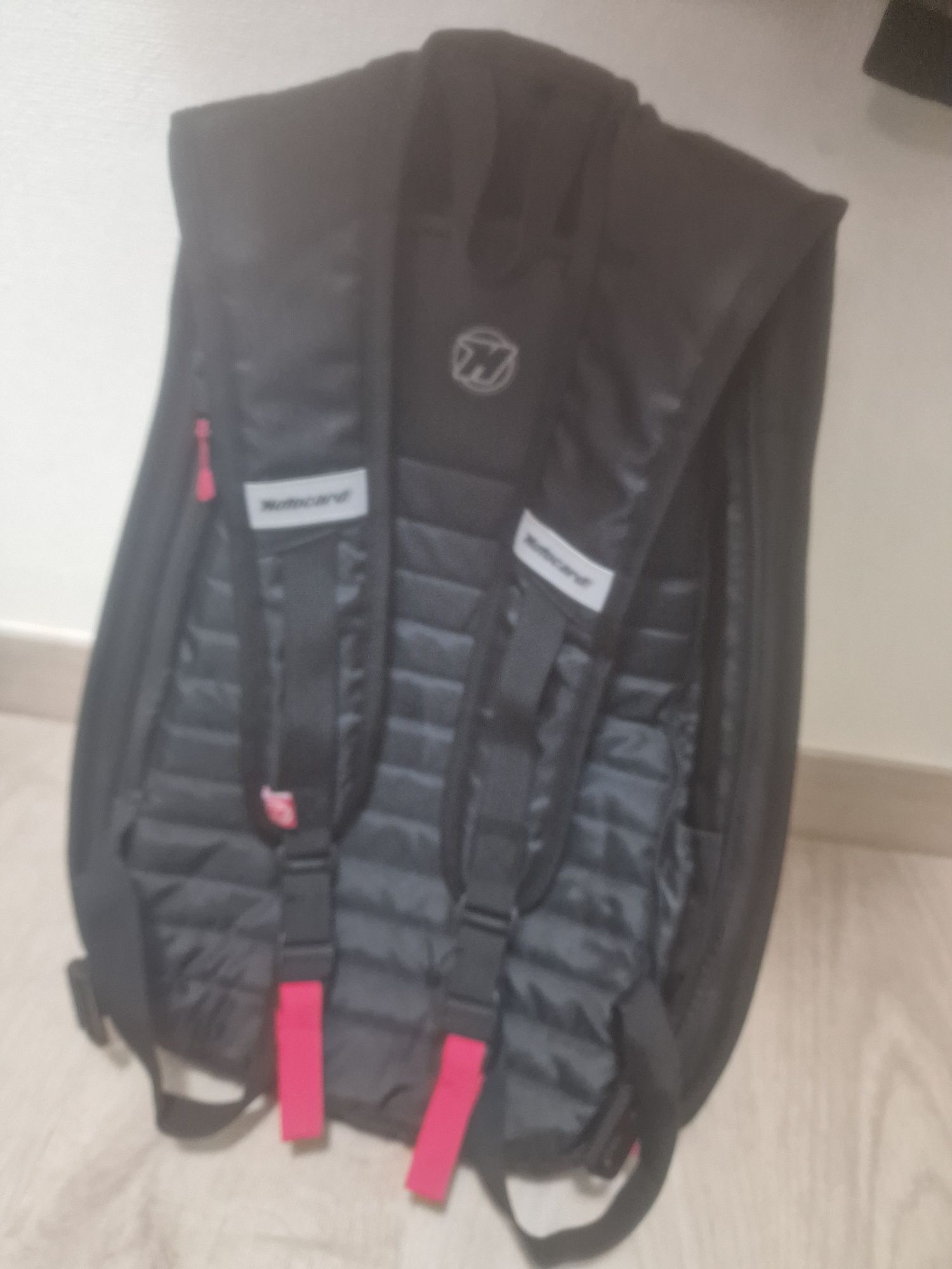 vendo mochila de moto aerodinamica