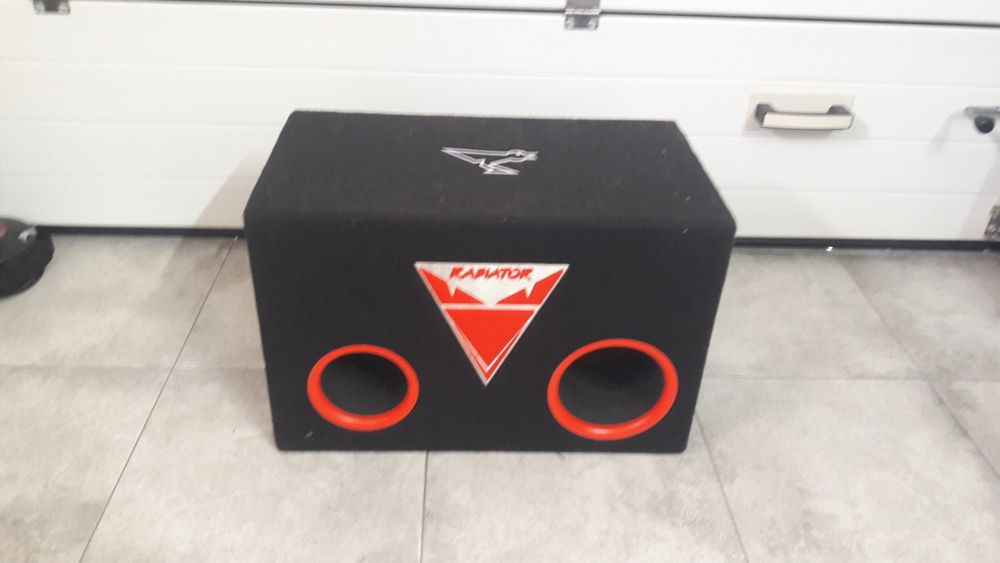 Сабвуфер закритого типу