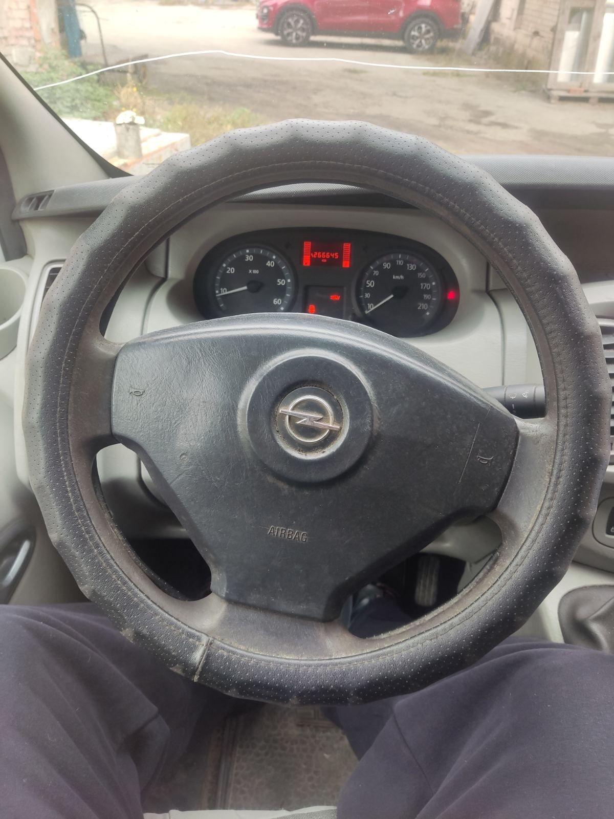 Продам opel vivaro 2.5 дизель