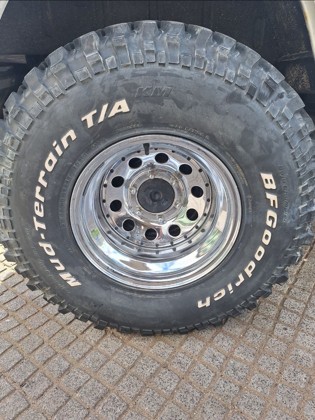 Pneus 33 X 12.50 R 15