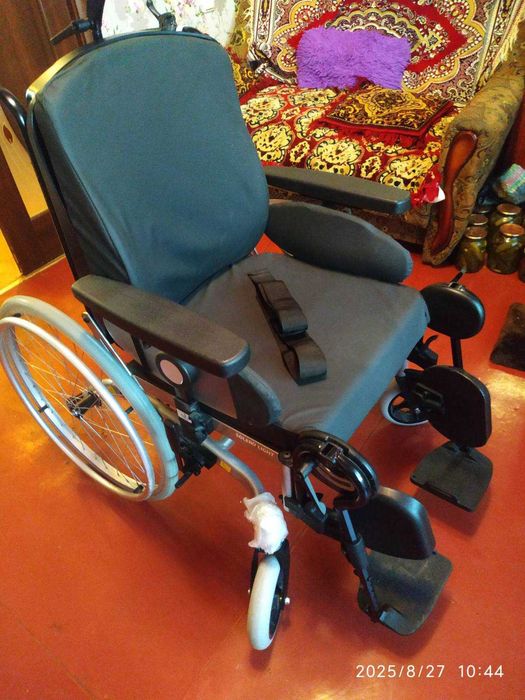 Кресло коляска для мало мобильных людей