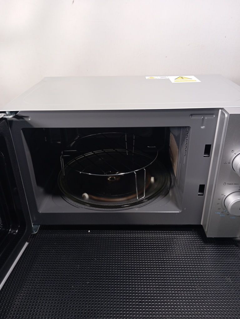 Kuchenka mikrofalowa Mikrofalówka 20L 800W TOSHIBA MW2-MG20PF SL (NK)