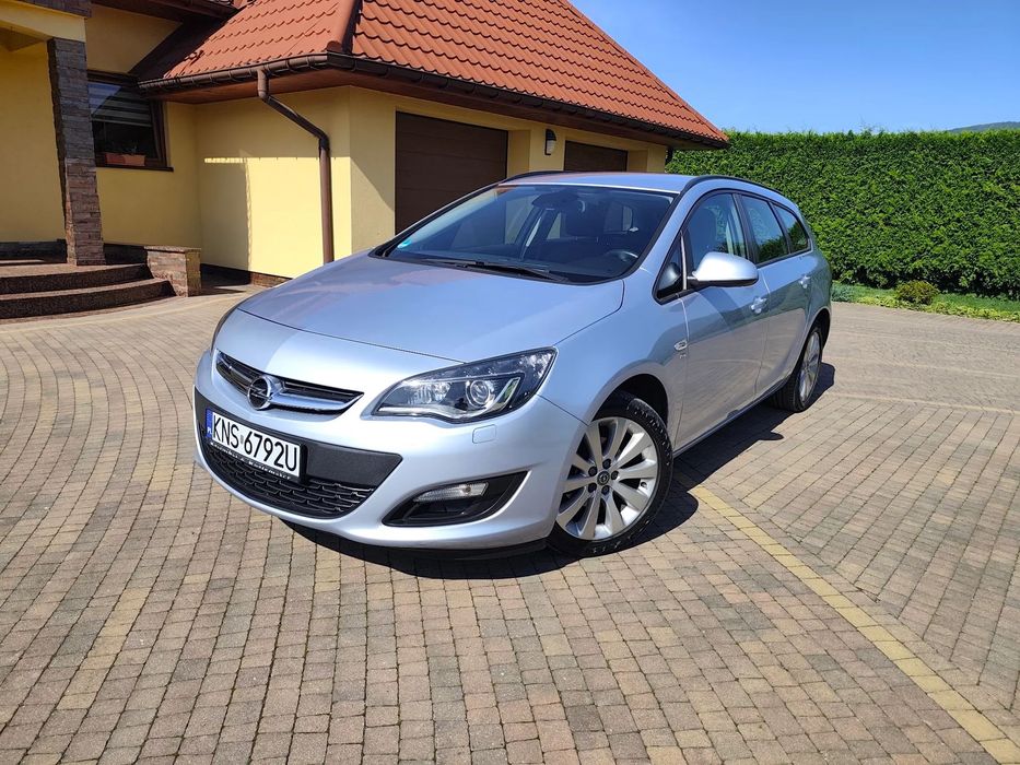 Opel Astra 1.4 T Kombi Lift, Bi-xenony,Ledy,Navi,Nowe sprzęgło,Podg.fotele