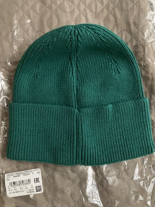 Шапка Hugo Boss.