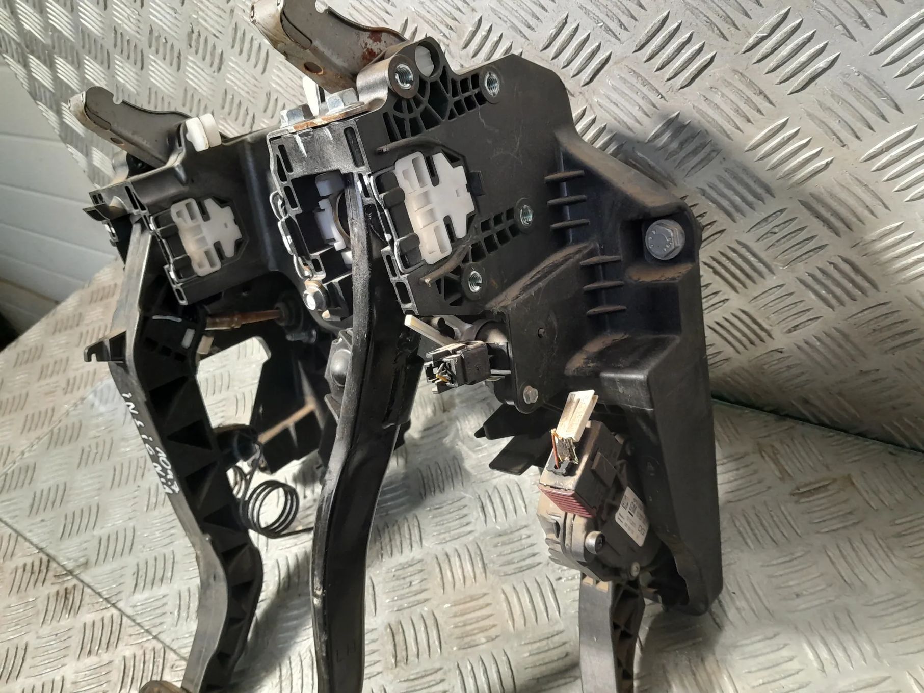 OPEL INSIGNIA PEDAŁY GAZ HAMULEC SPRZEGŁO KOMPLET 13228166