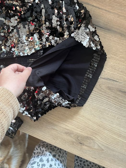 Дівчаче плаття в паєтках