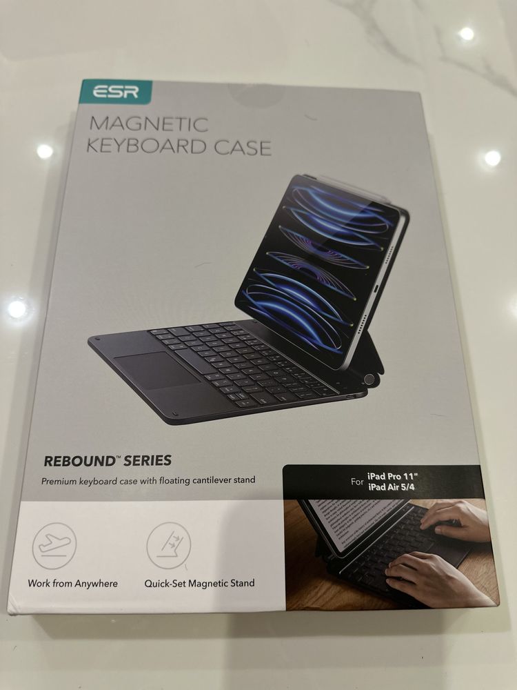 Чехол-клавиатура Magnetic Keyboard Case