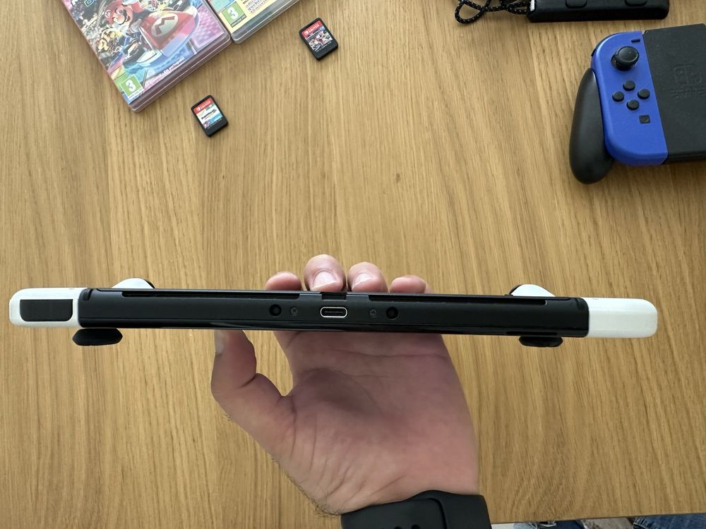 Vendo Nintendo Switch OLED + 2 comandos