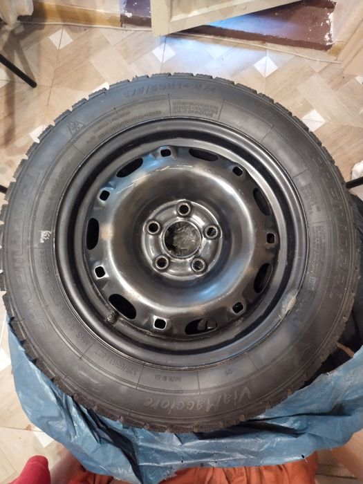 Шины на дисках комплект