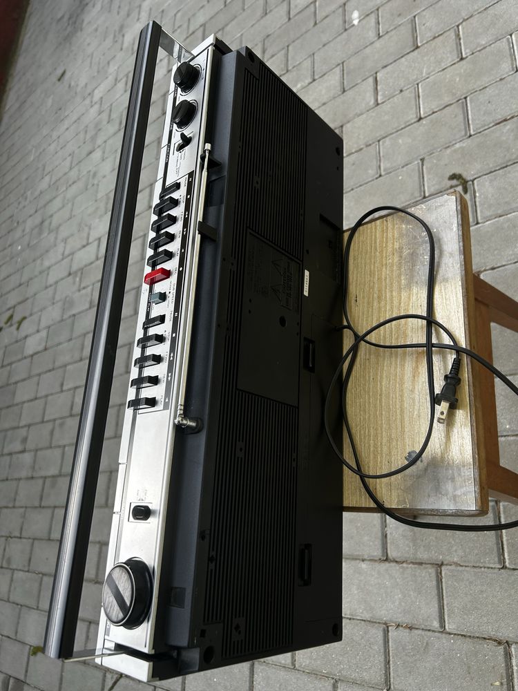 RAadiomagnetofon SANYO M-W200