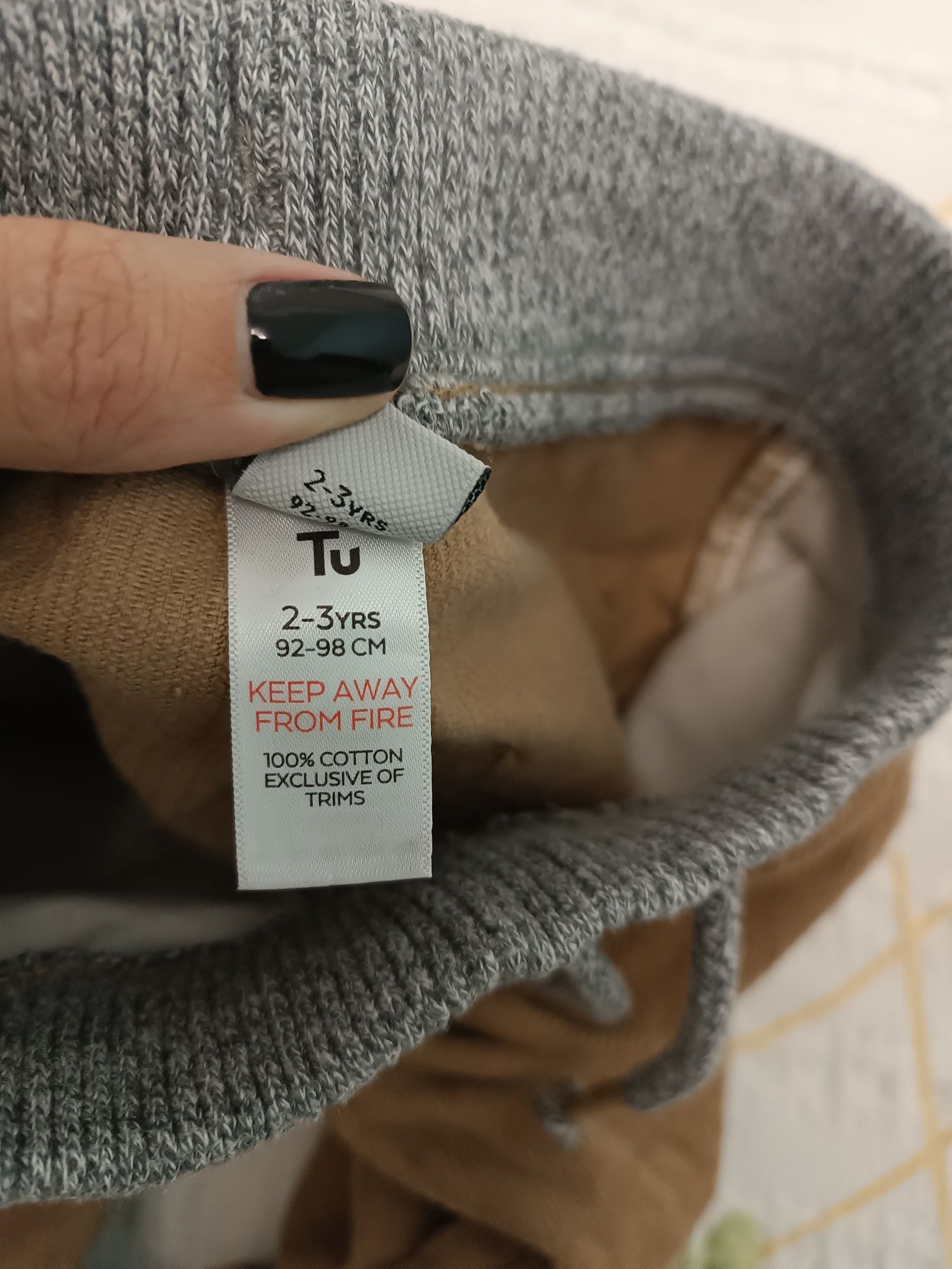 Джинсы, вельветовые штаны фирма TU на возраст 2-3  года .на рост 92-98