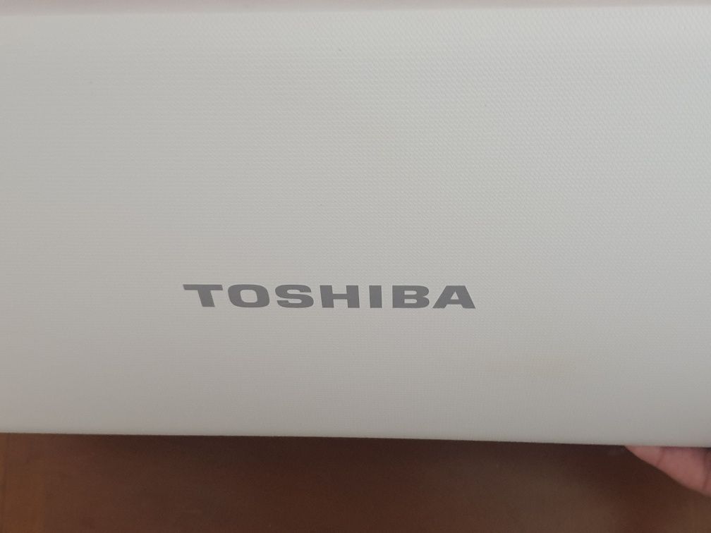 Portátil Toshiba Branco 17 Polegadas i5