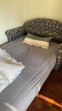 Sofá cama com gavetão interior