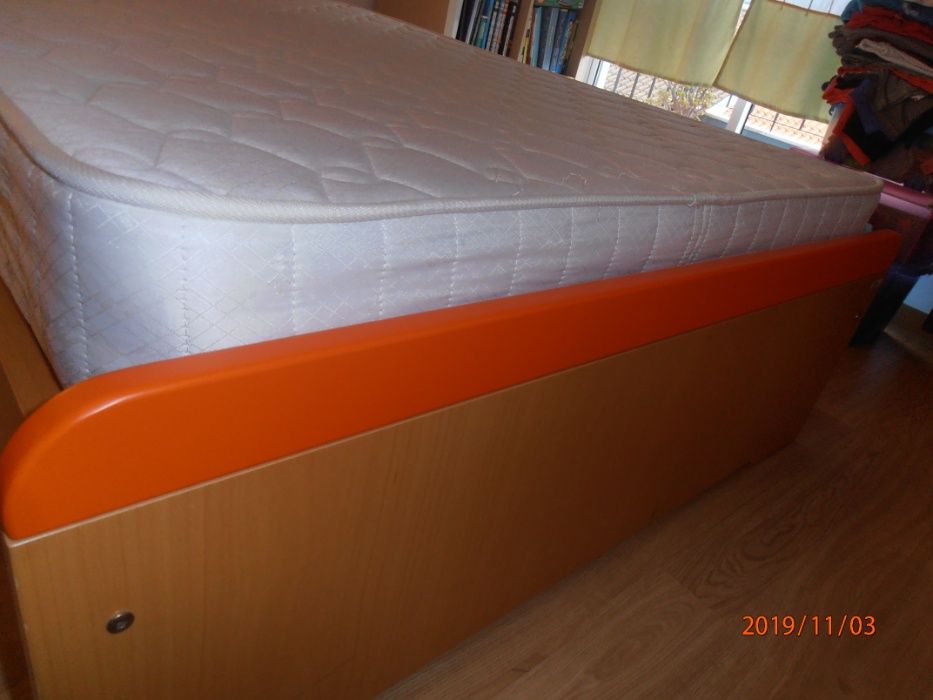 Cama Individual c/ gaveta, estrado