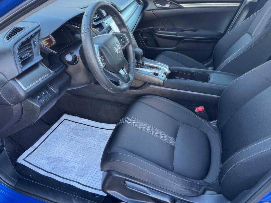 Honda Civic LX      2021