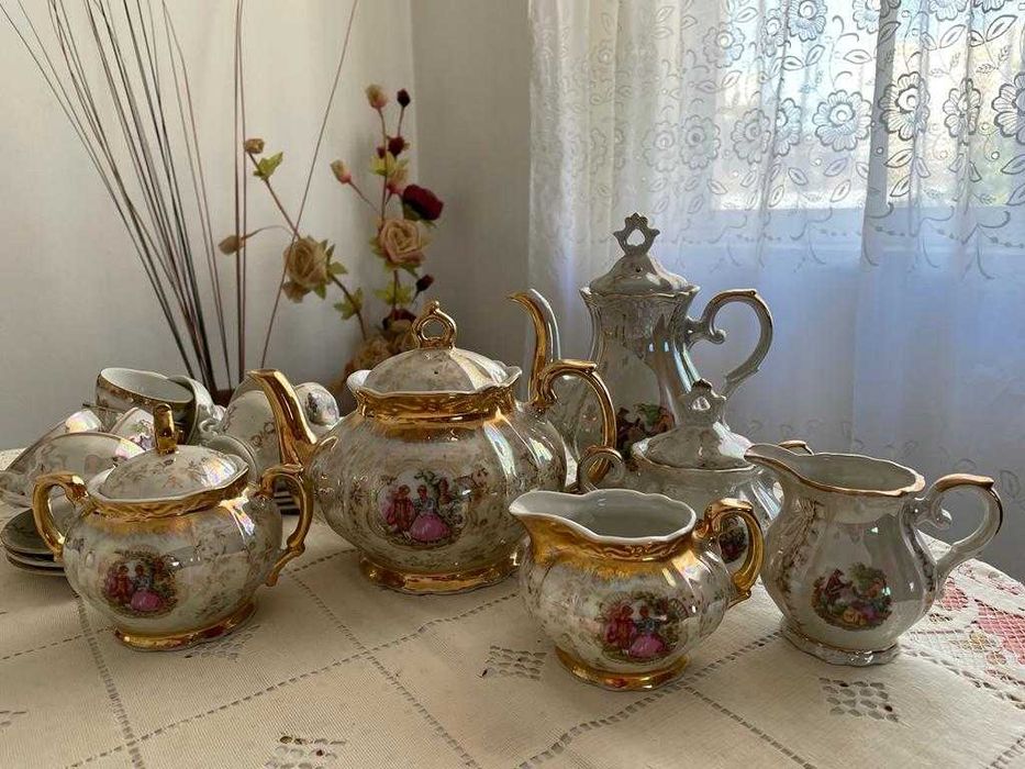 Loiça variada de casa e peças decorativas