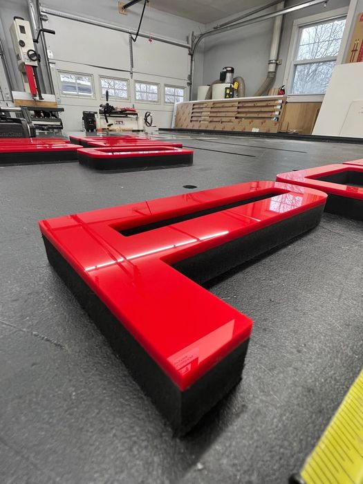 Logo emblematu dekoracyjnego Porsche Garage 911 718 Panamera GT3 Macan