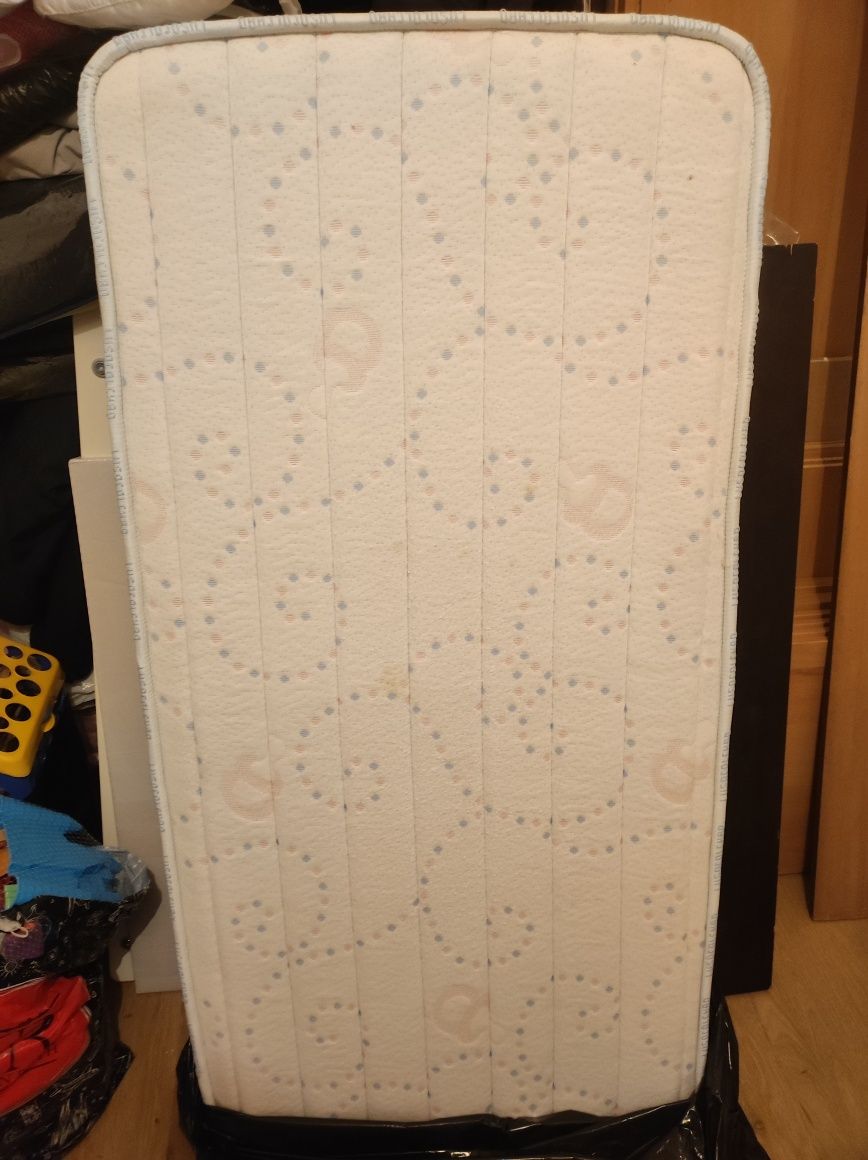 Berço Gulliver IKEA branco com colchão viscoelástico