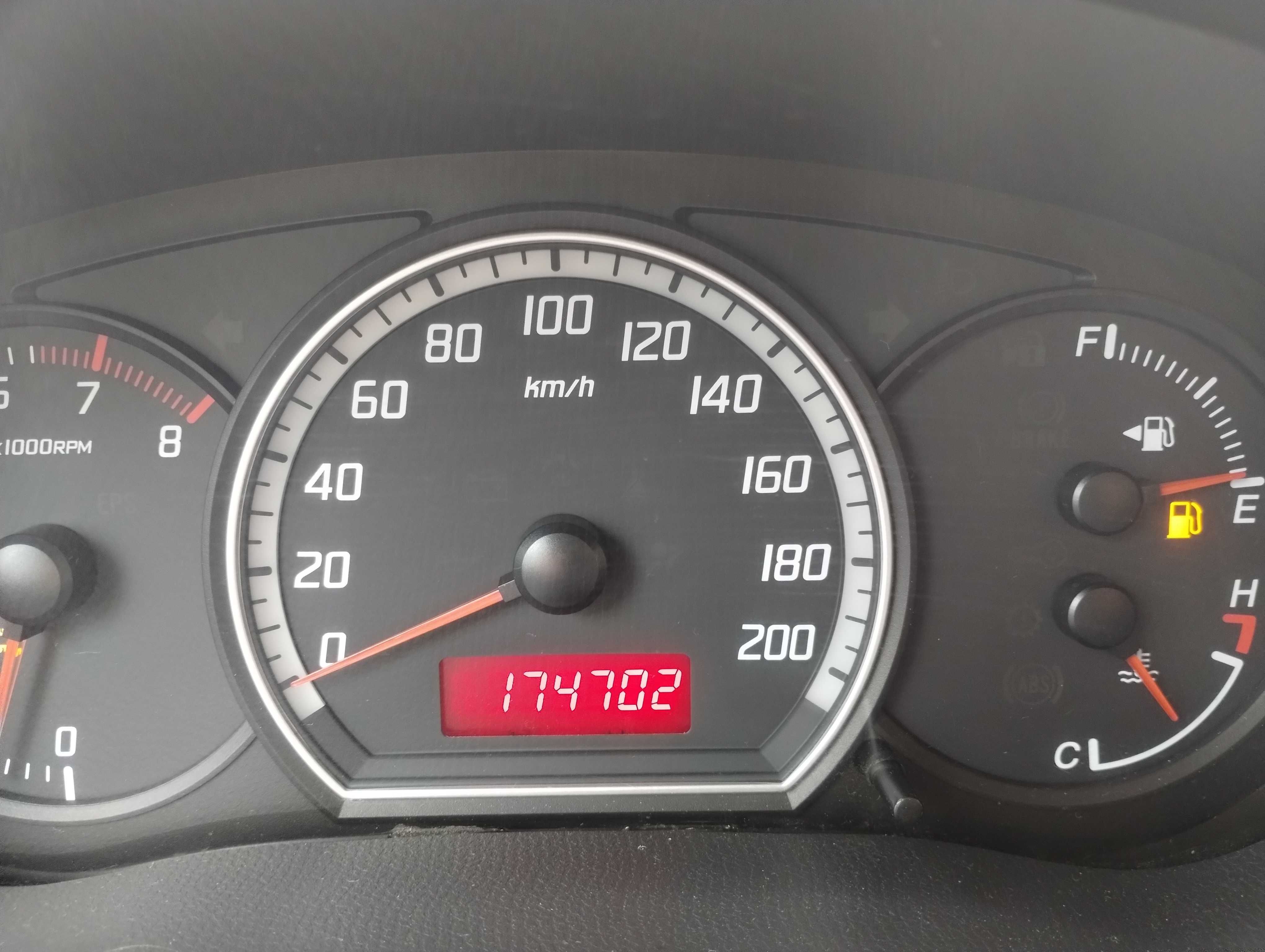 Suzuki Swift 1,3 benzyna przebieg 174.000 km. możliwość zamiany