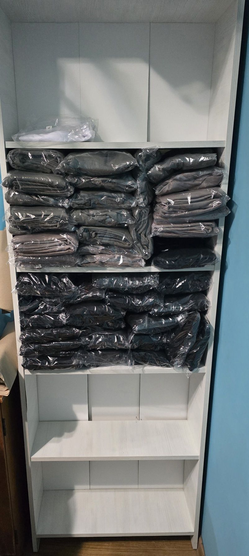 Продам полицю напольну