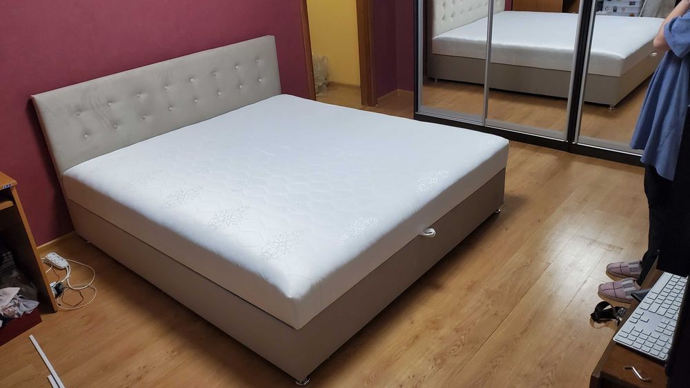 Кровать "Карина" Бисквитный, Одно-, Двоспальная. С матрасом. Ліжко