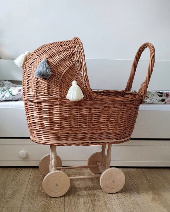 Wózek dla lalek wiklinowy handmade z chwostami naturalny