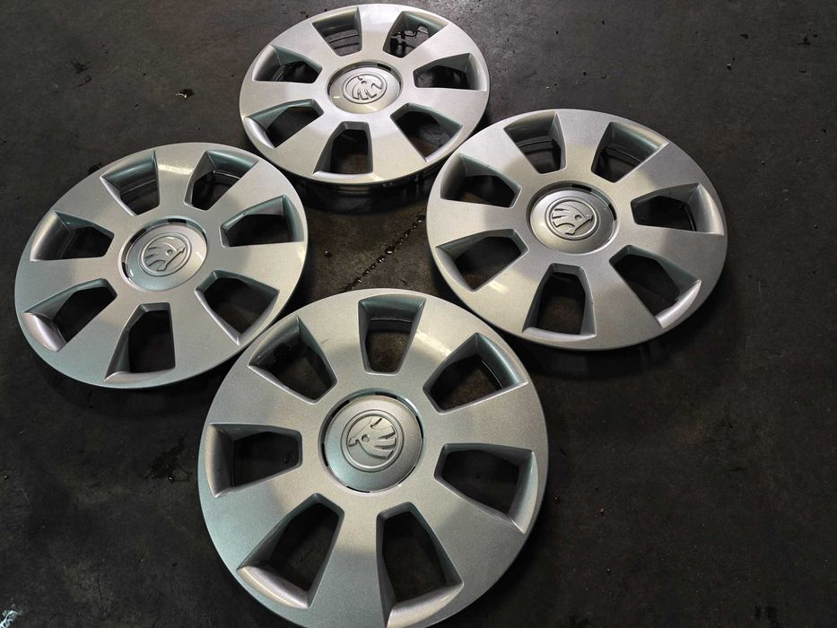 Колпаки R14 Skoda оригінал гарний стан заводські виробник Чехія