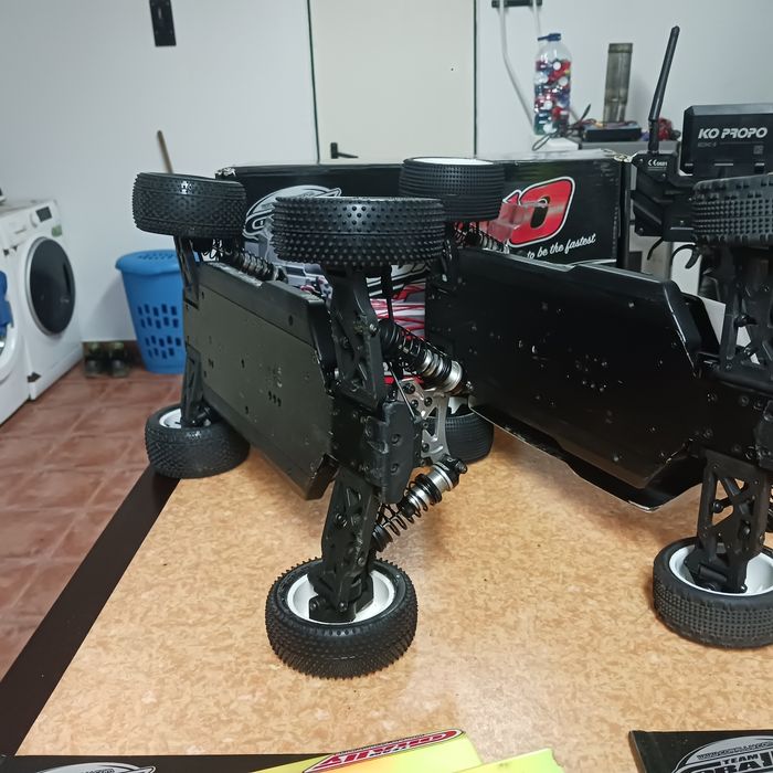 2 buggy corally sbx410 1/10tt