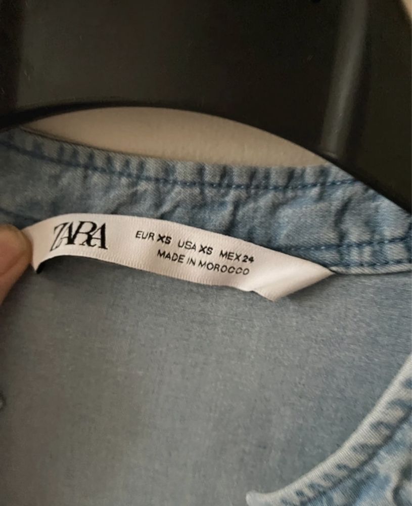 Dżinsowa koszula marki Zara