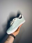 Stylowe klasyczne trampki Guess New 34-35