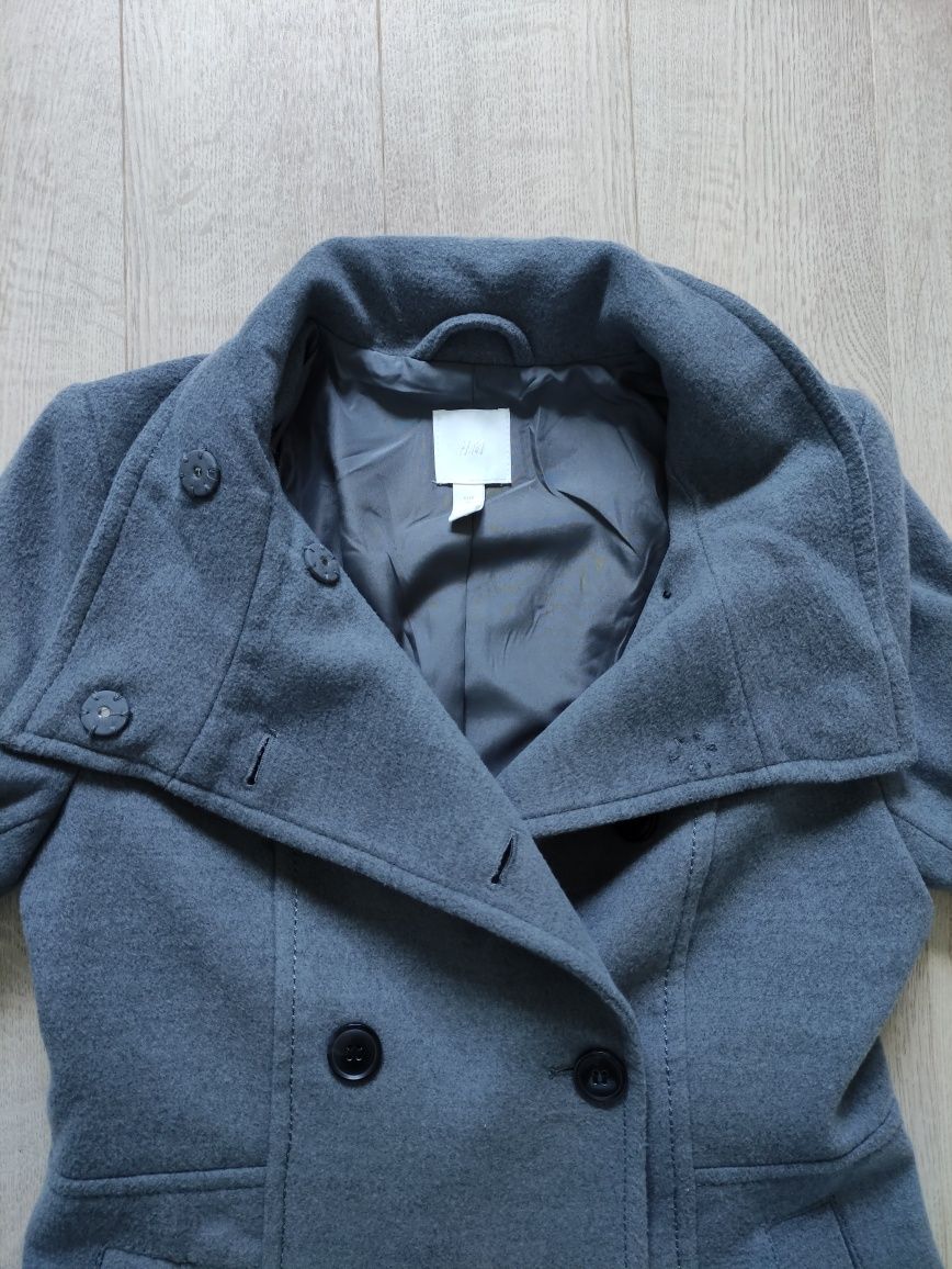 Krótka kurtka płaszczyk H&M
Polieste