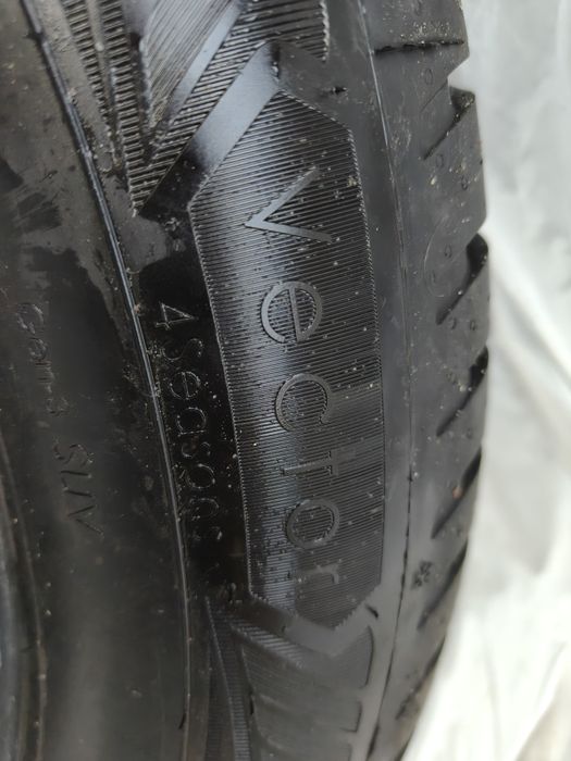 Opony wielosezonowe 215/60/R17 Goodyear Vector