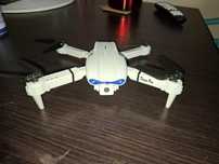 Dron z kamerą, zdalnie sterowany