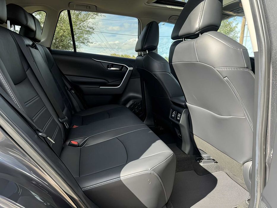 Toyota RAV4      2019