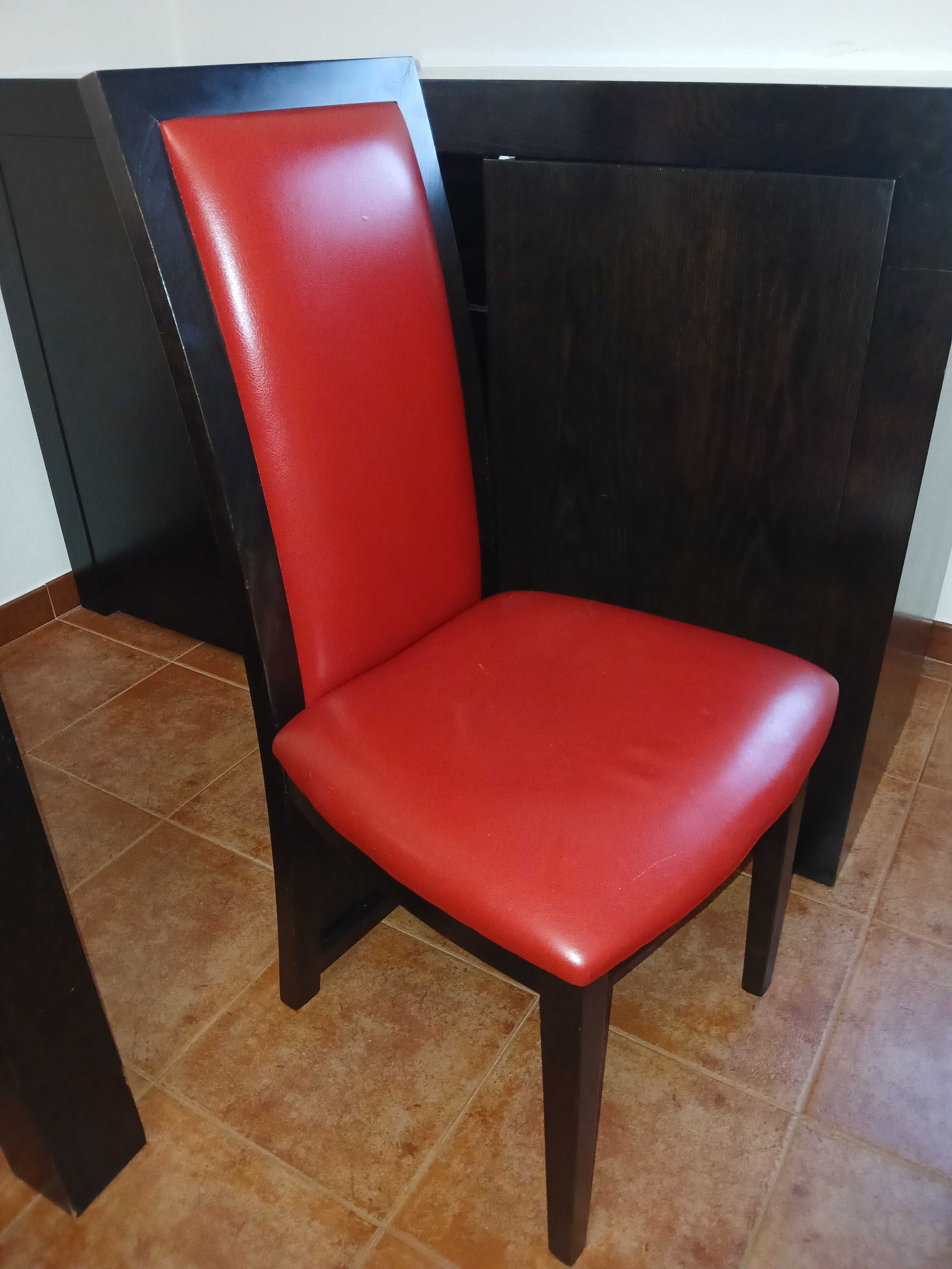 Mesa de jantar e 6 cadeiras em pele - NOVO PREÇO PARA DESOCUPAR
