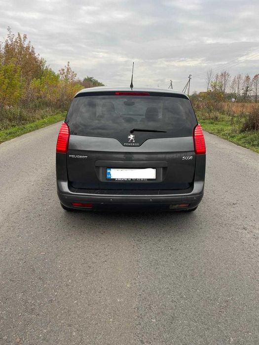 Peugeot 5008 2010рік 1,6 дизель