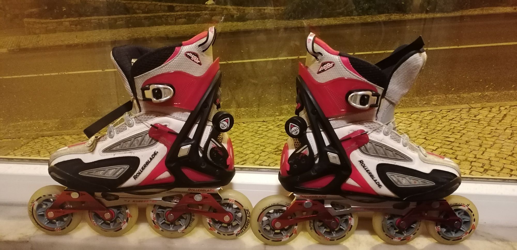 Patins em linha em bom estado