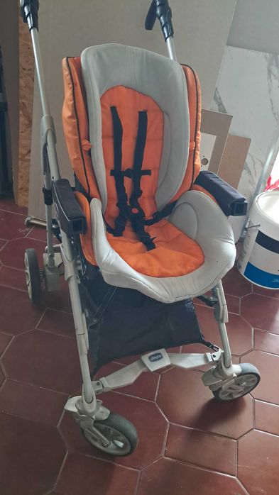 Carrinho trio bebé Chicco