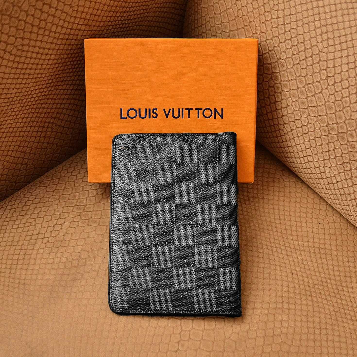 Обложка для паспорта Louis Vuitton для документов загранпаспорт