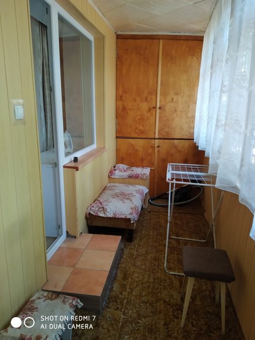 Заболотного/Добровольского, квартира с большим балконом 2эт (газ)