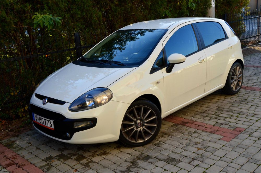 Piękne Punto Z Niemiec Klimatron Alu Skóra Benzyna