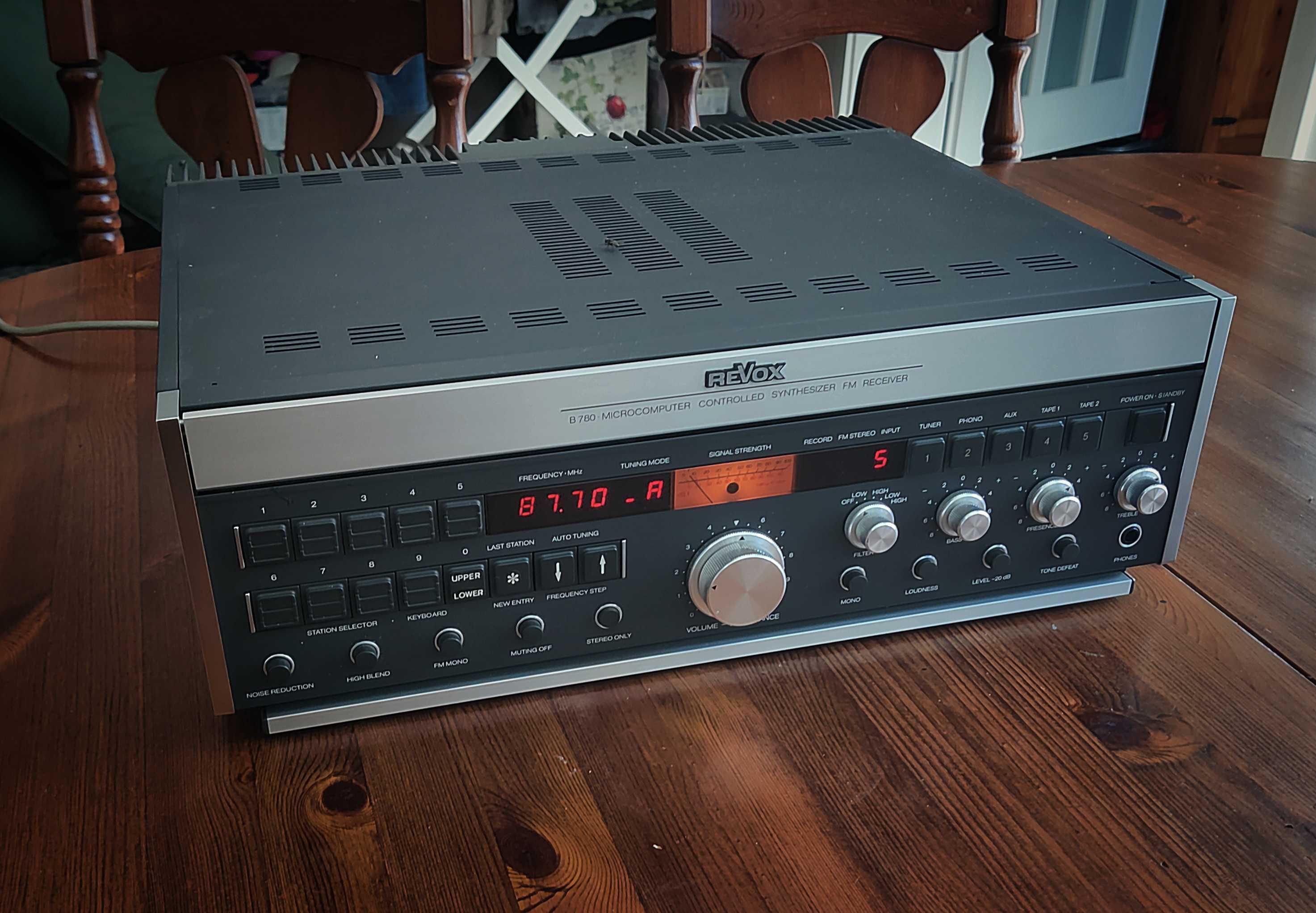 Revox B780 amplituner