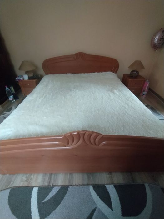 ПРОДАМ СПАЛЬНИЙ НАБІР: ЛІЖКО 160/200,2тумбочки , комод і туал. столик