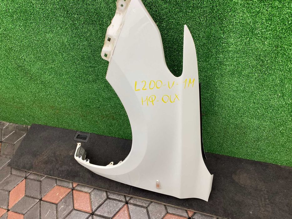 Крило переднє ліве Mitsubishi L200 2015-2019