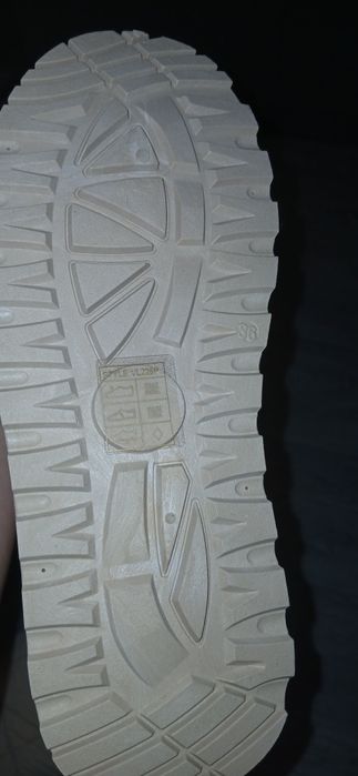 Уггі жіночі нові, 36 р., сноубутси