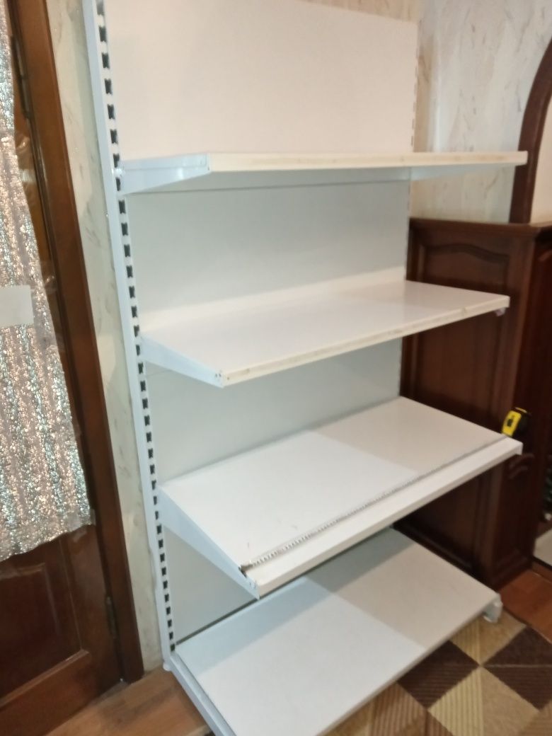 Стеллаж для хранения или продаж