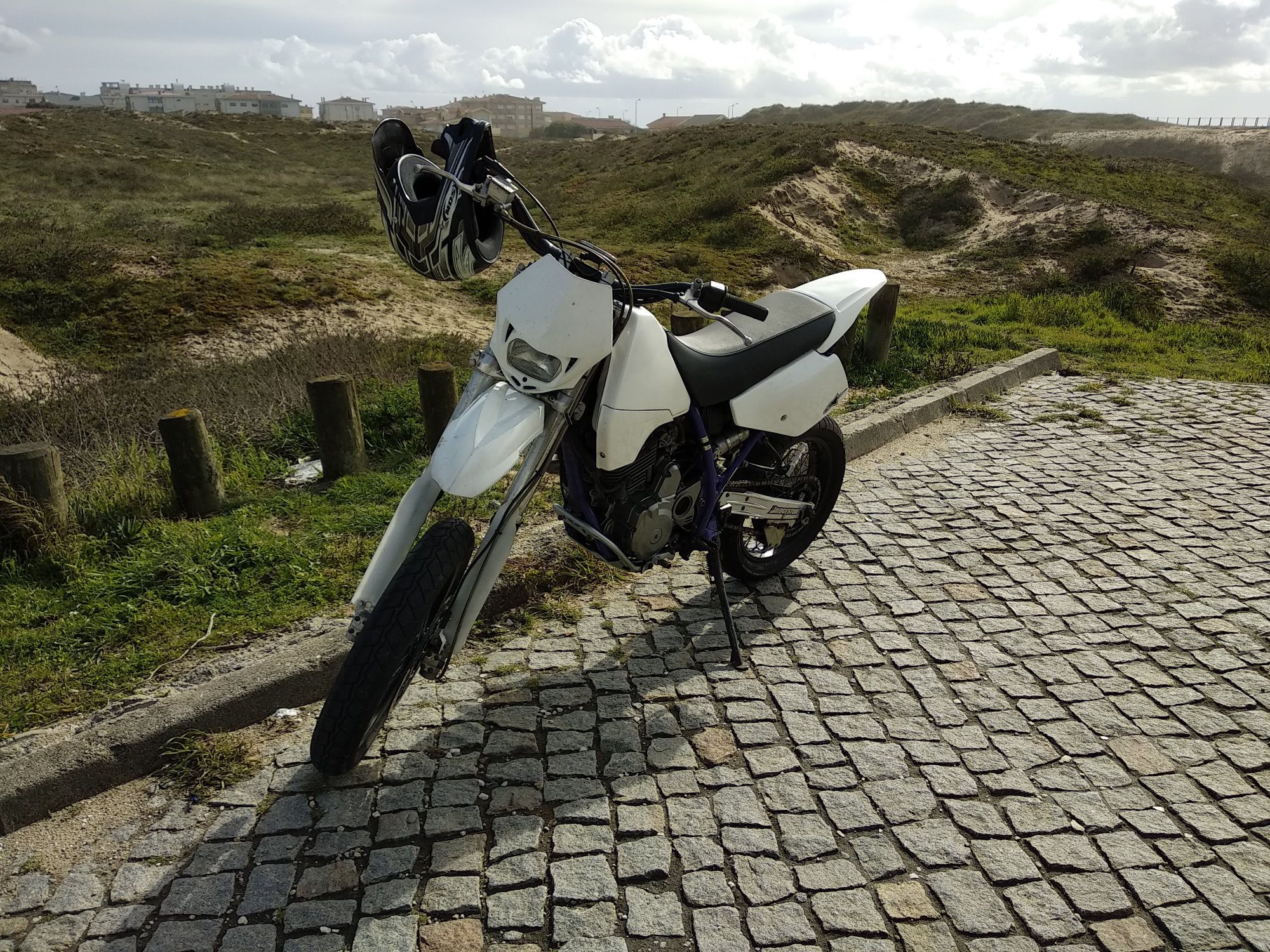 Suzuki DR 350 SE