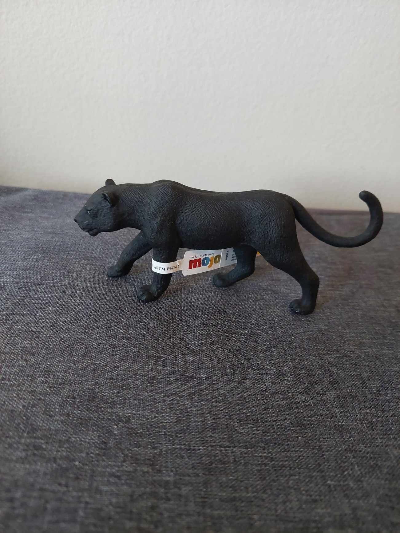 Figurka czarna pantera